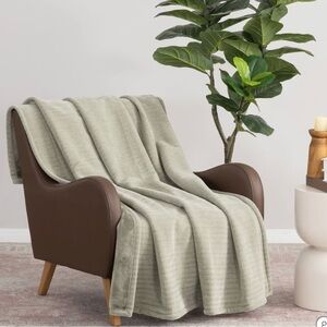 Berkshire Chenille Knit Throw - green